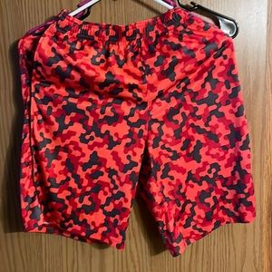 Under Armour shorts sz L